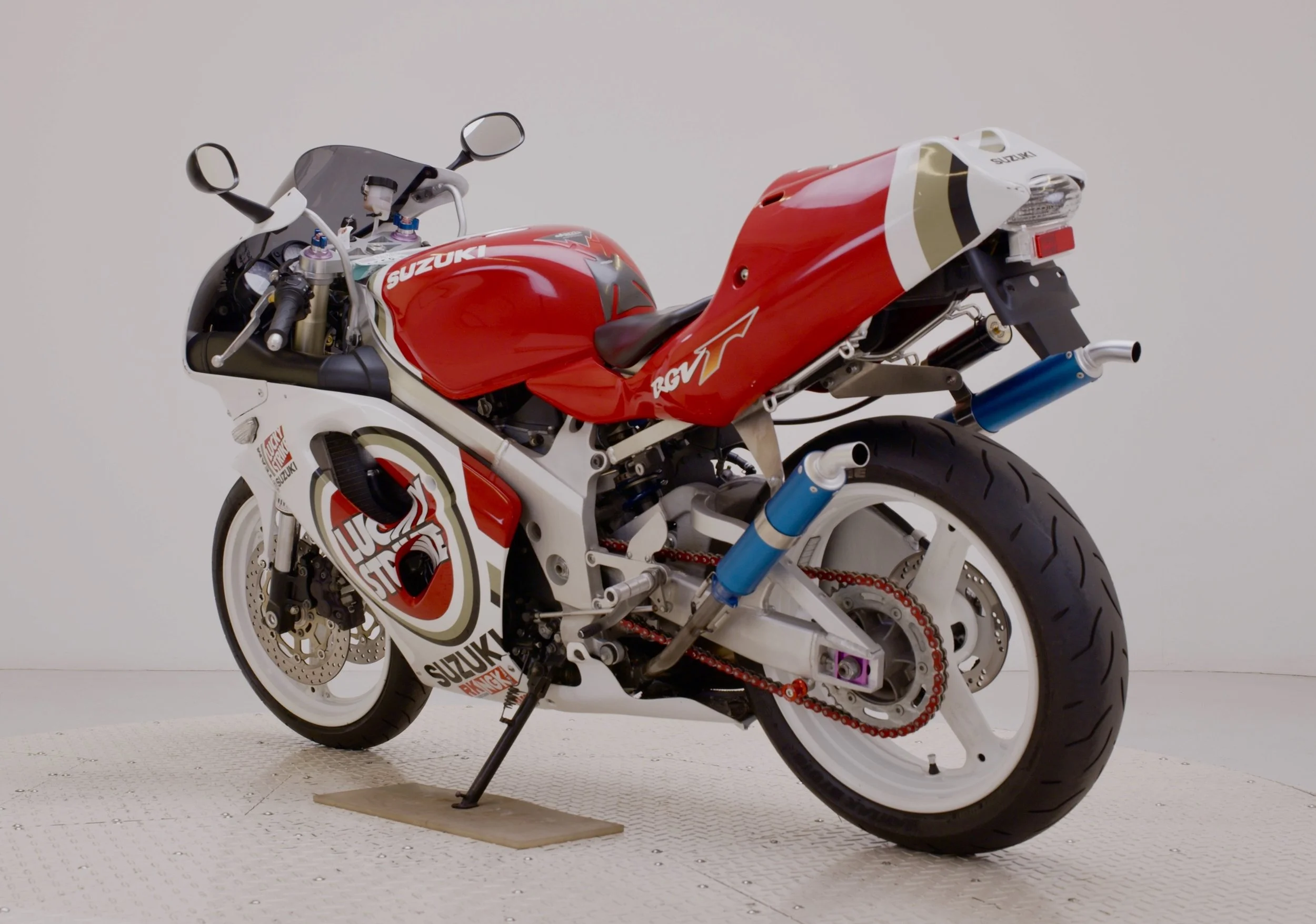 Moto2 Imports